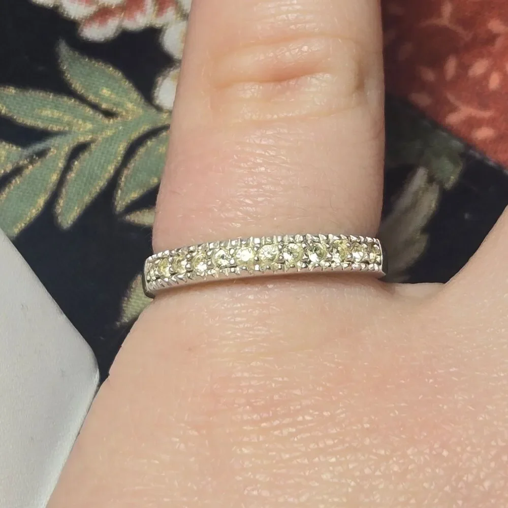 Vintage sterling silver ring sz 8
